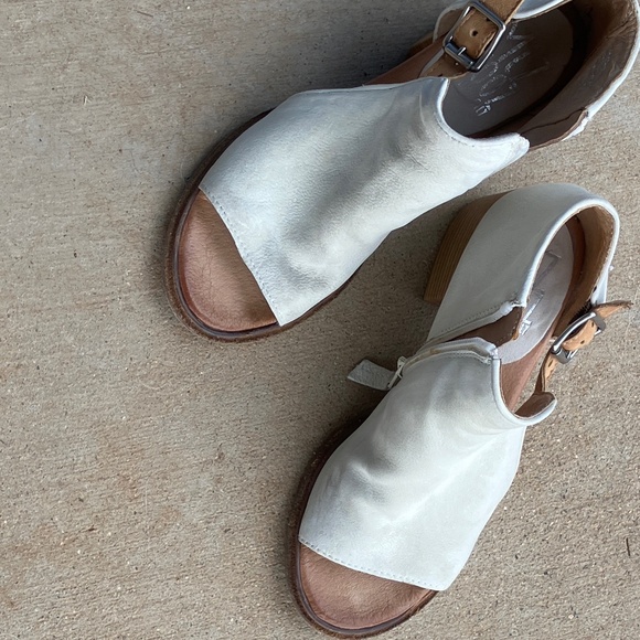 Miz Mooz Dipper Sandals - Picture 1 of 4